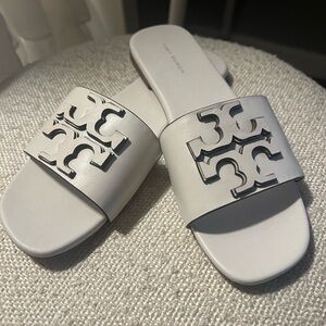 never worn Tory Burch sandals